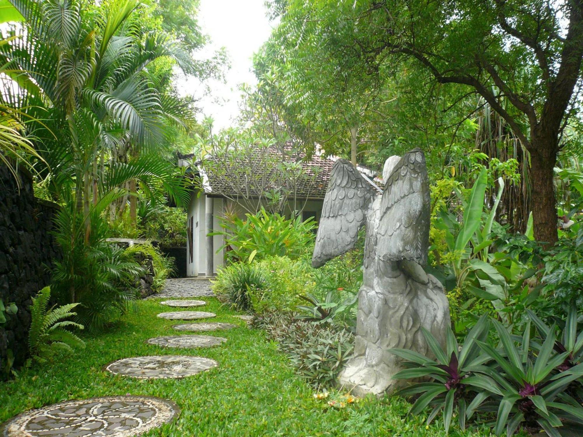 Sananda Bungalow Lovina  Luaran gambar